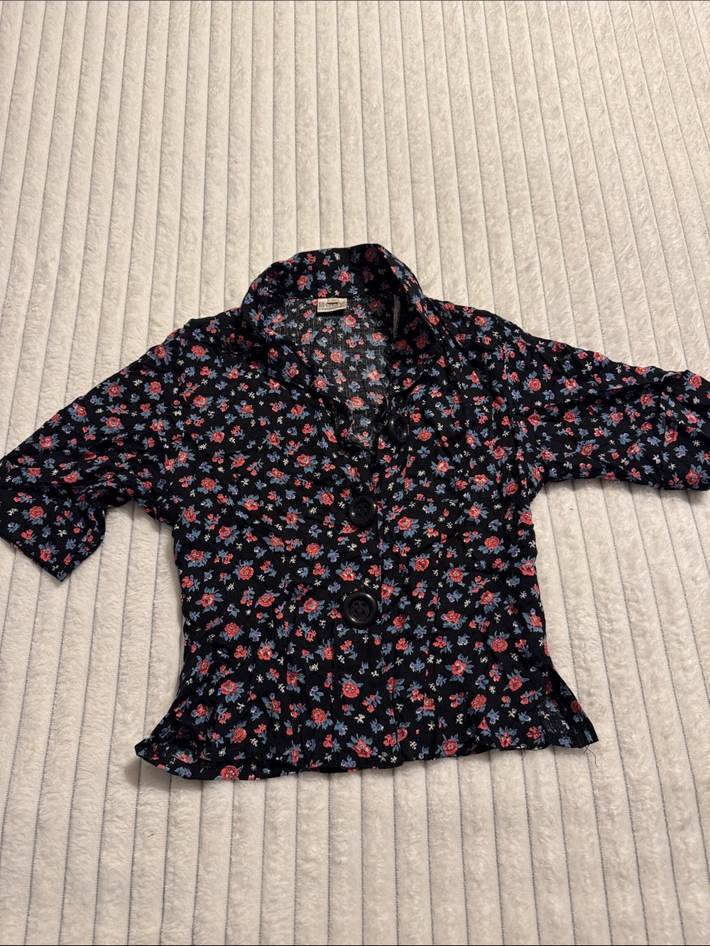Vintage Women's Black Floral Button-Front Shirt with Pink & Blue Blooms